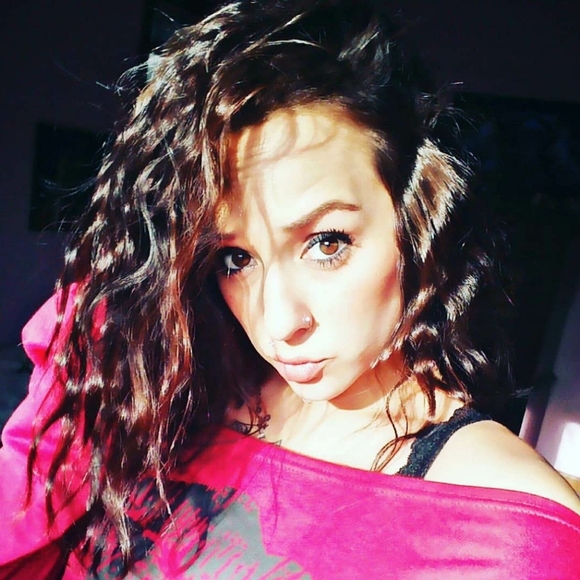 Meet your Posher, Danielle - Picture 8 of 12